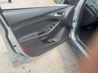 2018 Ford Focus SE - Driver's Front Door Image